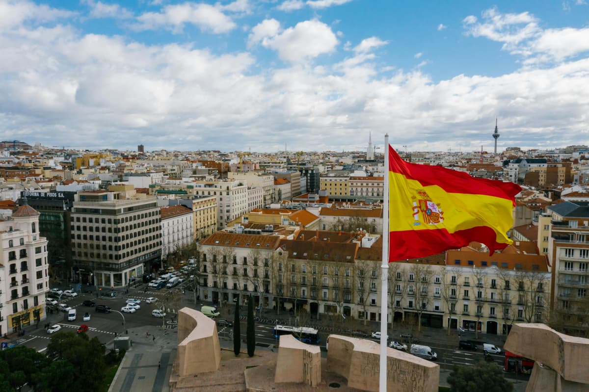 DENEMEEE Mi vida en España - 1
